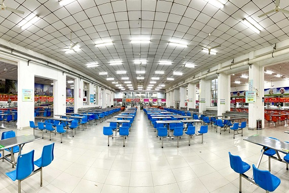 山东省安装工程技工学校餐厅内部
